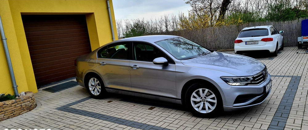 Volkswagen Passat cena 108000 przebieg: 59000, rok produkcji 2020 z Strzelin małe 56
